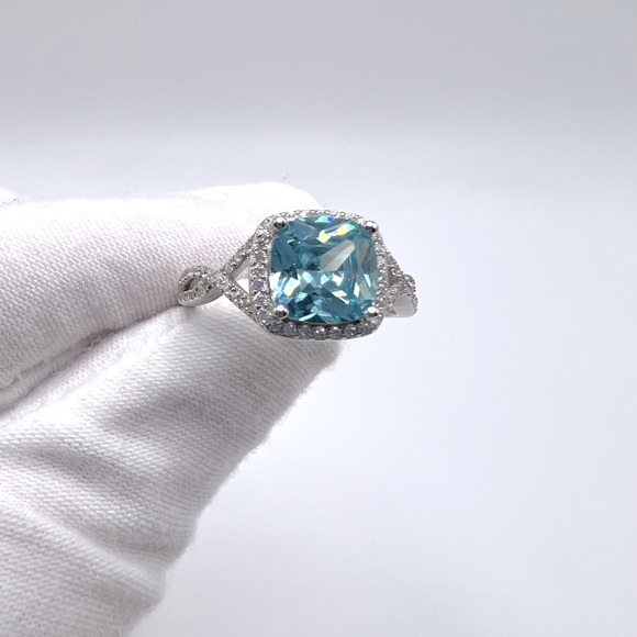 .925 Sterling Silver Aquamarine Cz Ring - Picture 11 of 17